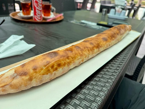 Giresun pidesi Giresunda ne yenir? Giresun gezilecek yerlerden pideci kıymalı kapalı pide
