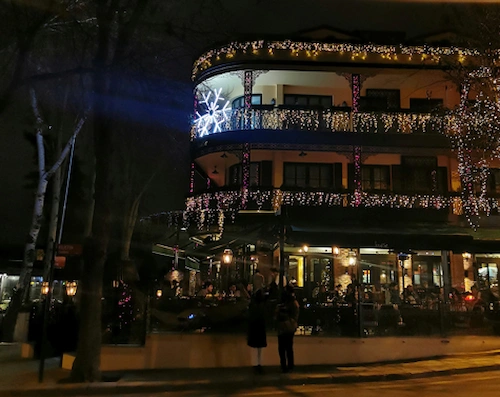 Ankara şık restoranlar listesinden Louise'in Filistin Sokak'taki zarif dış mekan ve cephesi
